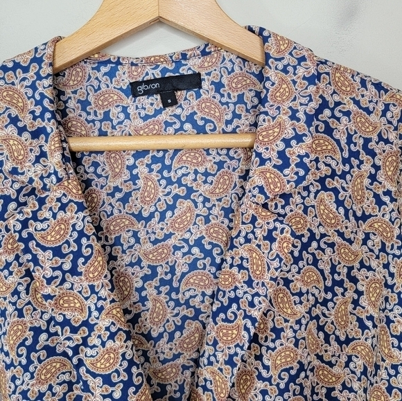 Gibson | Tan & Navy Paisley Crossover Blouse with Tucked Front Hem Size Small - Picture 5 of 6